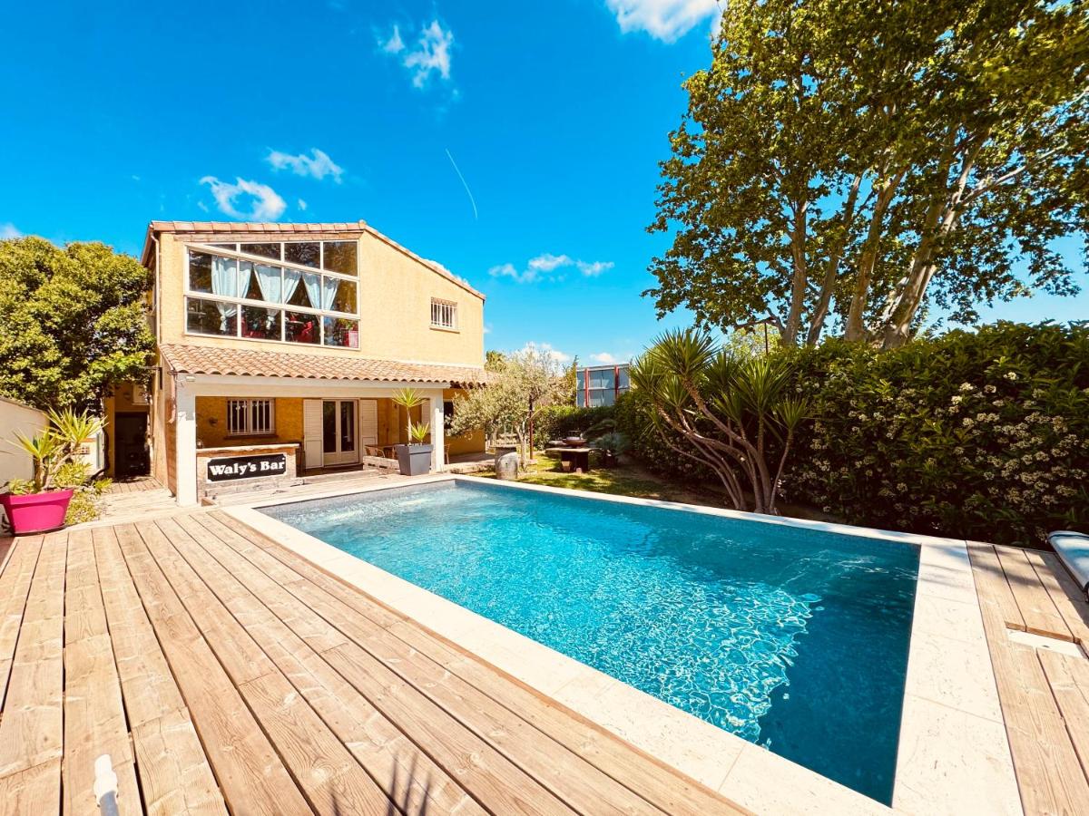 Maison avec piscine-climatisation-jardin - B&B