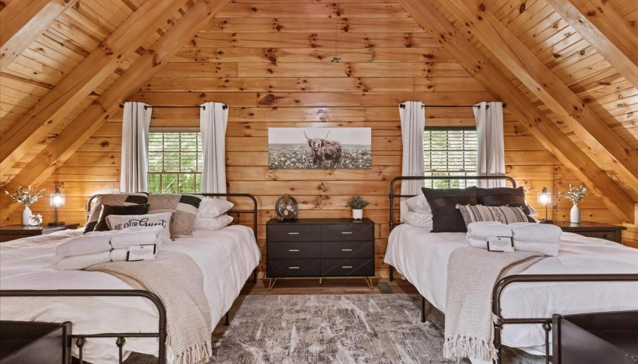 Trails End-Sauna, Hot Tub, FirePit, Arcade, Luxury - B&B Logan