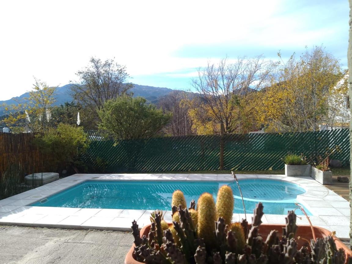 Casa con Jardín, Piscina y Vistas Increíbles en Potrero de los Funes - B&B Potrero de los Funes
