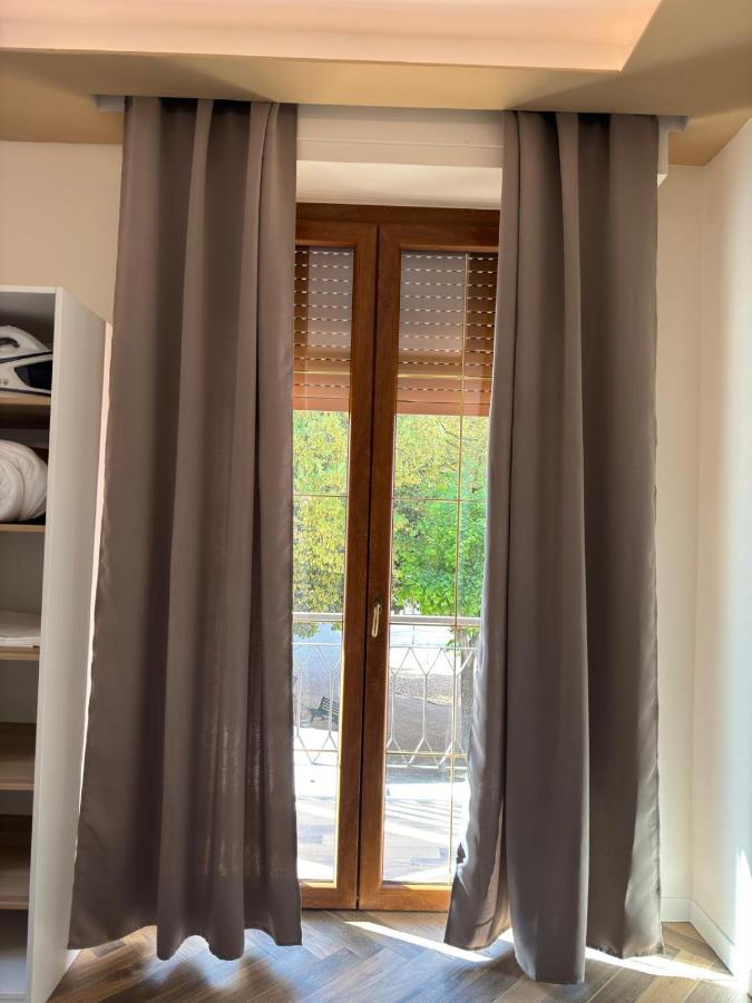 Appartamento con 2 Camere da Letto e Vista Lago