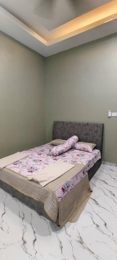 Huda Homestay HUSM - B&B