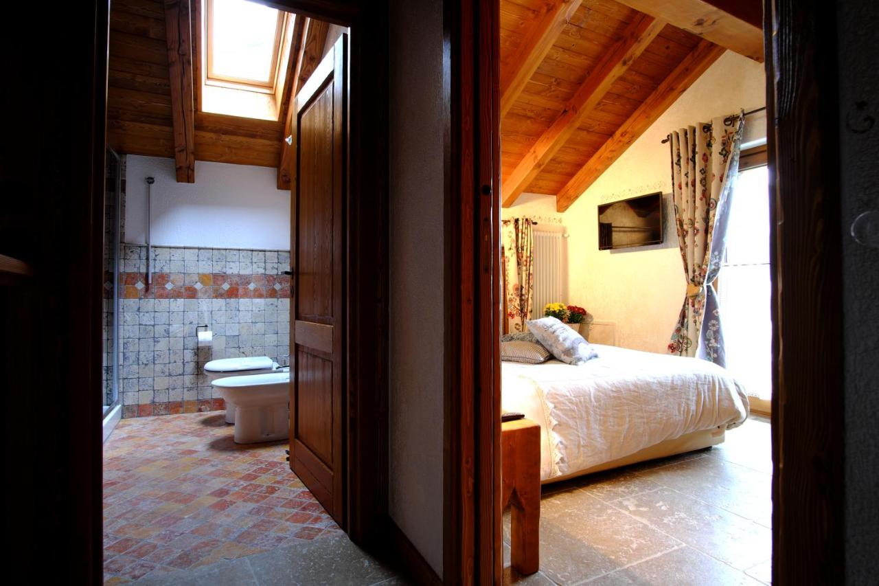 One-Bedroom Apartment with Terrace