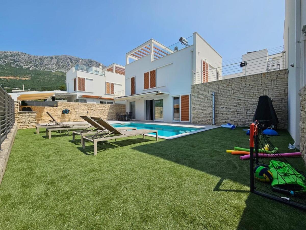 TI Amo Holiday House with heathed pool - Chambres d’hôtes Kutleše