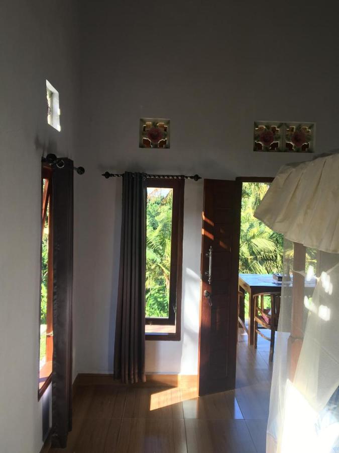 Cegeng Lestari Guesthouse - Bed and Breakfast Sidemen