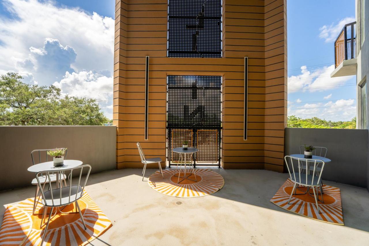 Ultra Luxe Apartment in Prime Location - Ferienwohnung