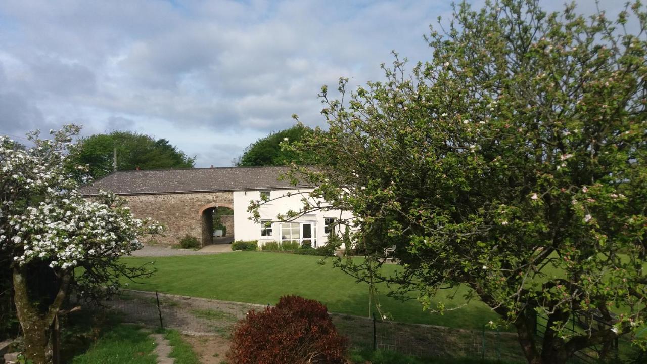 B&B Haverfordwest - Rectory Farm - Bed and Breakfast Haverfordwest