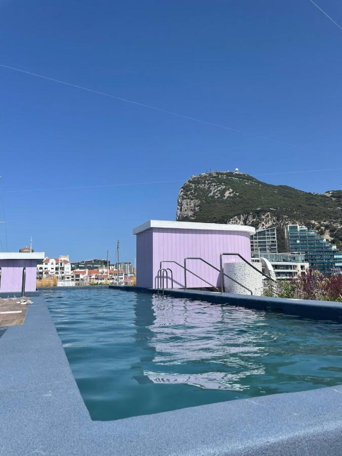Luxury Marina Apartment, Pool, Views & Prime Location - Ferienwohnung Gibraltar