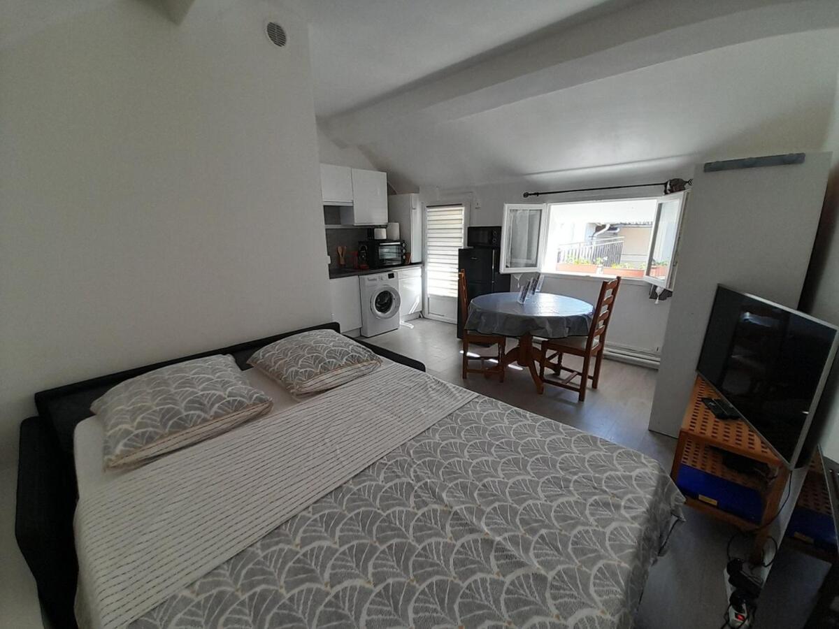 Charmant studio a Bois le Roi avec parking prive - B&B Bois-le-Roi