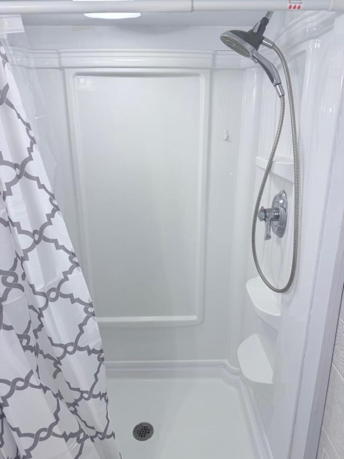 Garden level one bedroom apartment - B&B