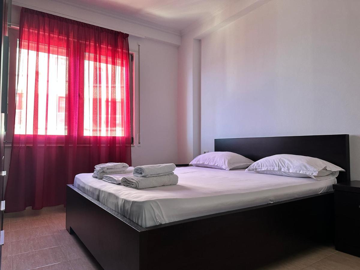 Appartamento con 2 Camere da Letto e Vista Mare 