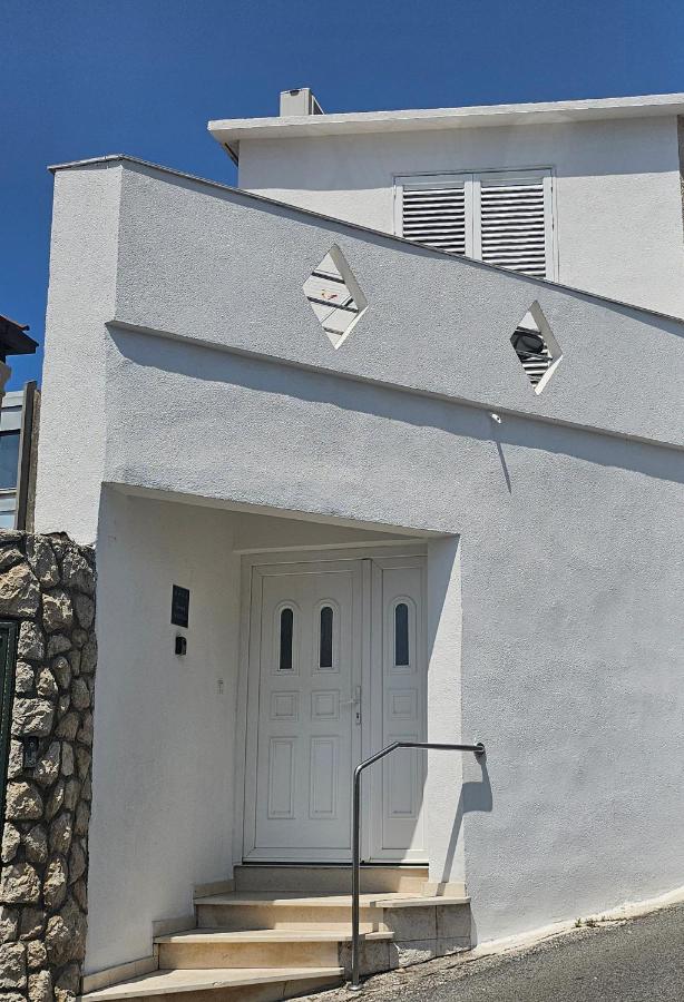 Luxury Sensation spacious & free private garage - B&B Ragusa