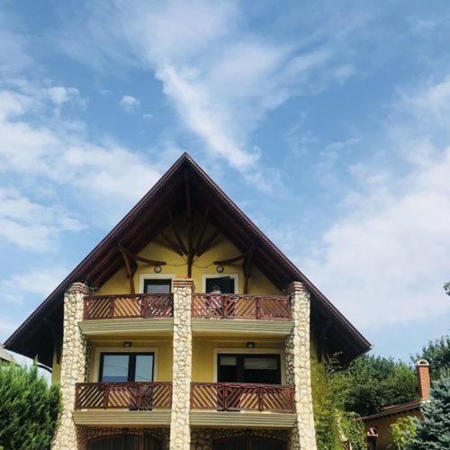 NOEL LELLE apartman - B&B Balatonlelle