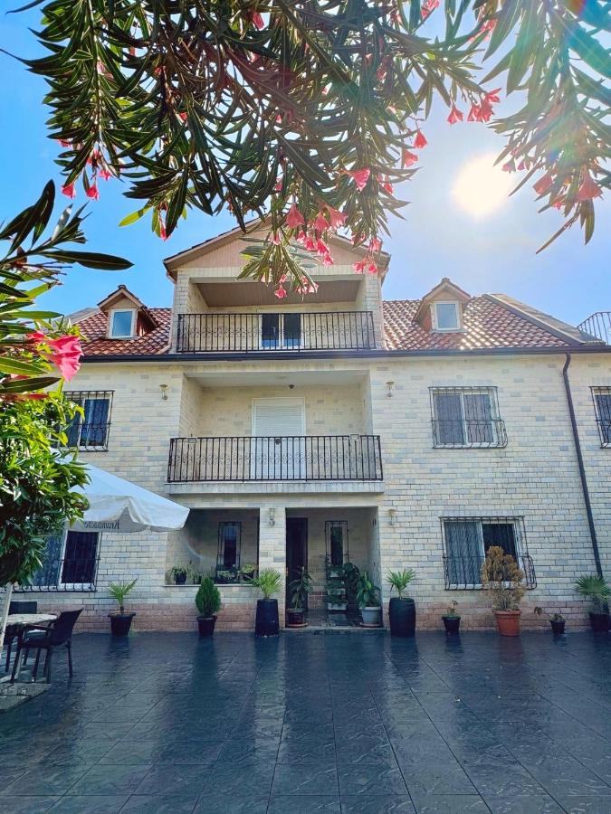 Villa Agos - Bed and Breakfast Shkodër