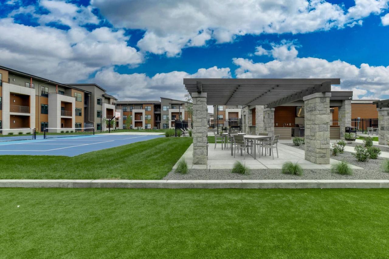 Furnished Executive 3-bed 2-bath Apartment Wichita Kansas - B&B