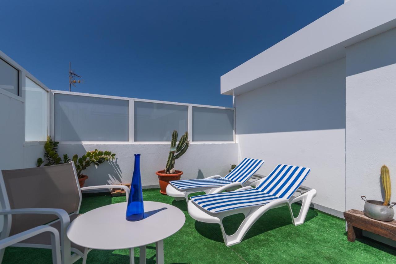 Home2Book Bright Retreat with Roof Access - B&B Vecindario