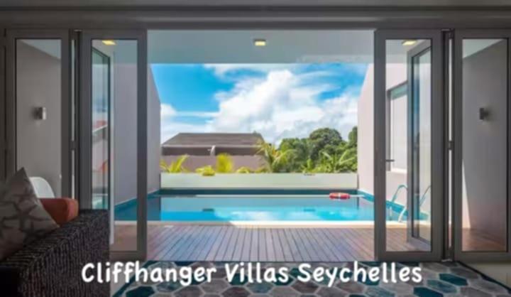 Private Room with Shared Pool & Serene Escape by Cliffhanger Villas - B&B