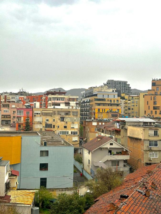 Blloku Luxurious Studio - Bed and Breakfast Tirana