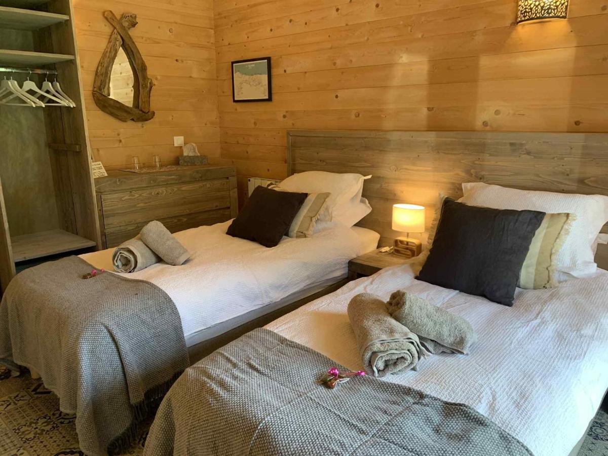 Doppel-/Zweibettzimmer mit eigener Terrasse