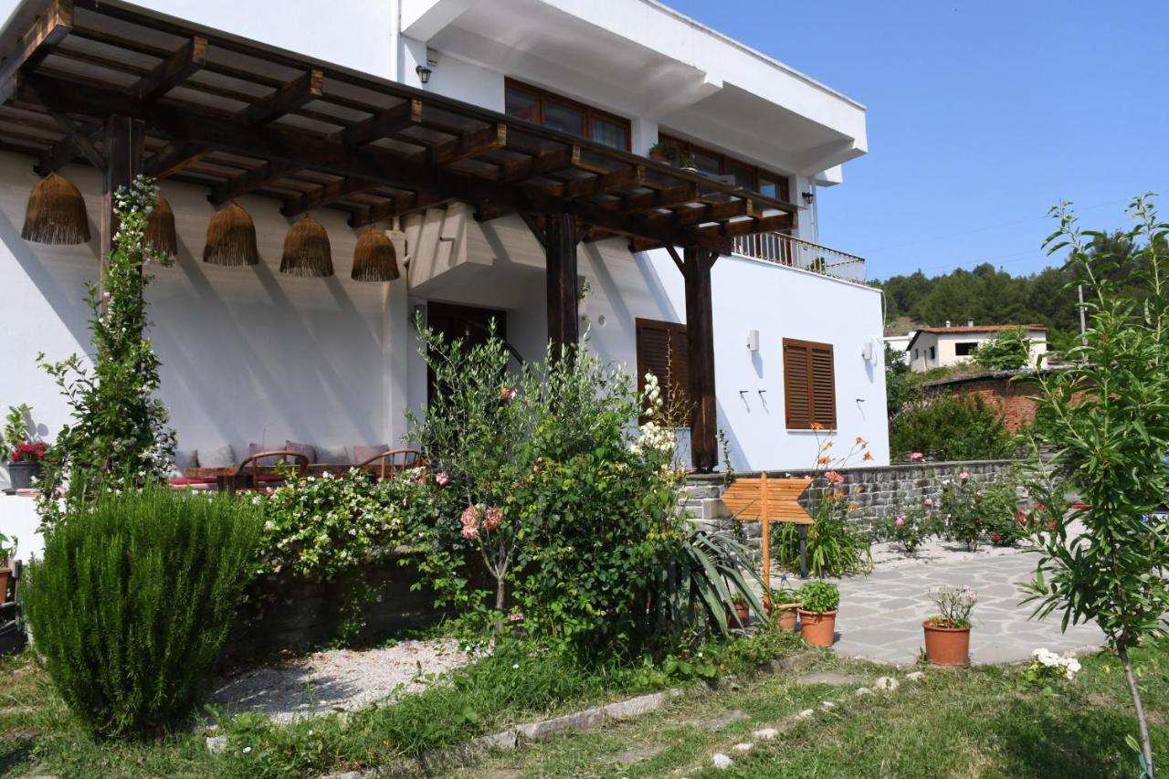 GuestHouse "Shtëpia ime" - Bed and Breakfast Përmet