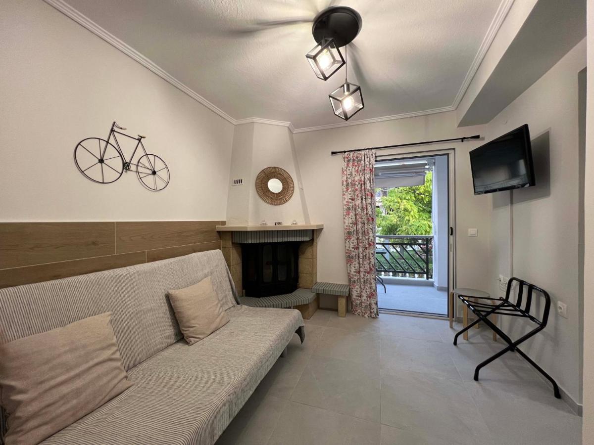 John Baker's Apartments - Bed and Breakfast Polychrono