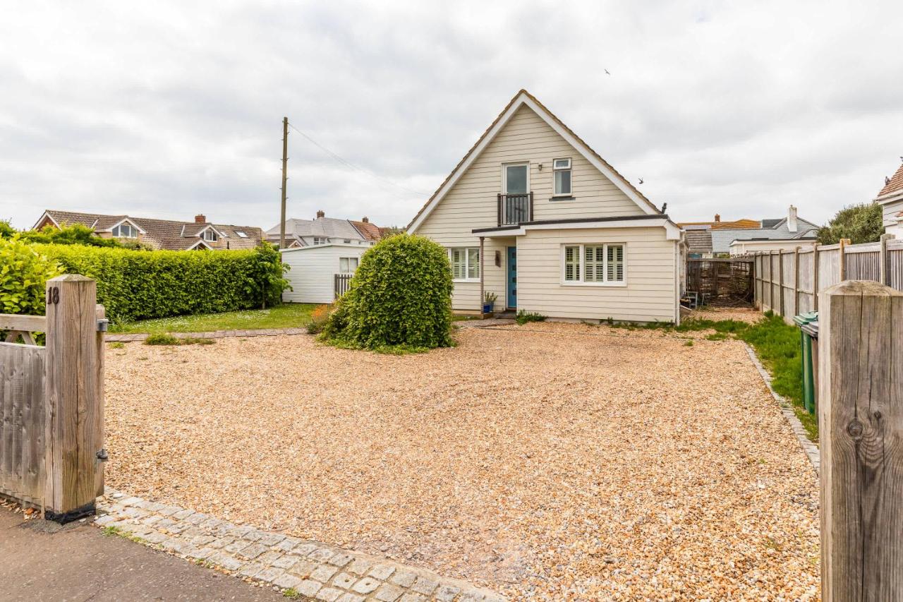 5 Bedroom Family Friendly Beach House - a skip to the water! - Chambres d’hôtes West Wittering
