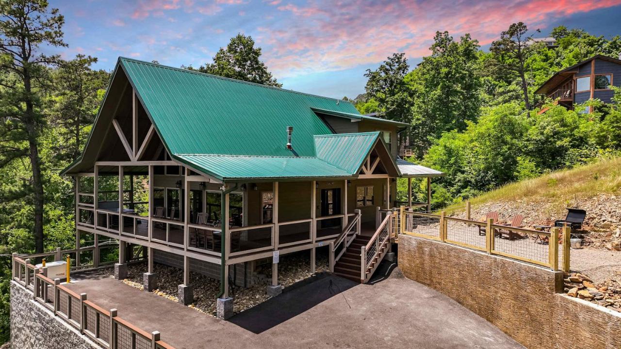 New Luxury Lodge - Gatlinburg - Mountain View! - B&B Gatlinburg