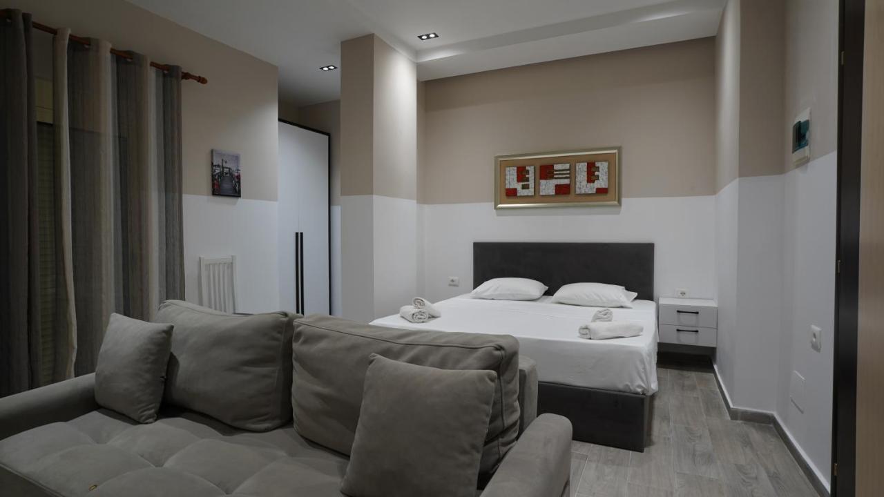 Deluxe Studio