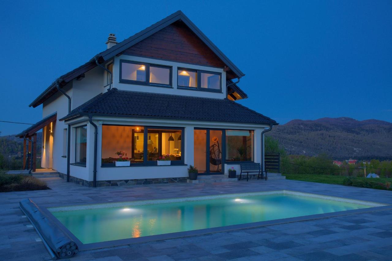 Villa ESEN - Fužine - B&B Fužine