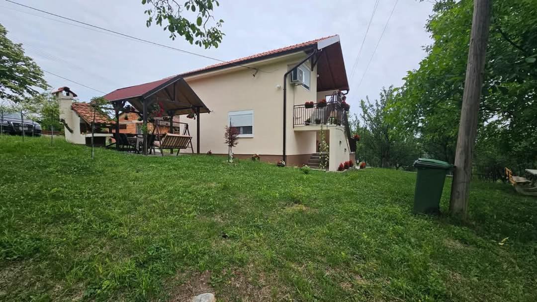Apartmani Doksas Degurić - B&B Belić