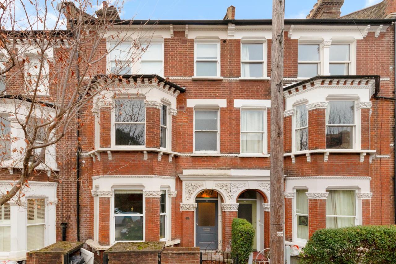 1 bed Clapham Junction apartment - B&B