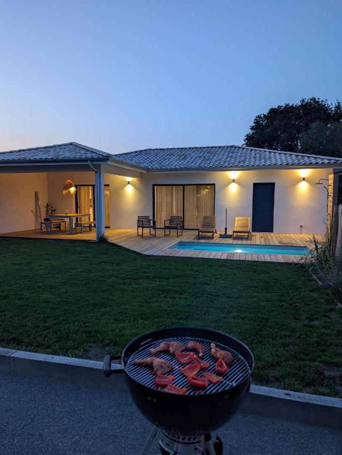 Modern house with pool, between lake and forest - Ferienwohnung Lacanau