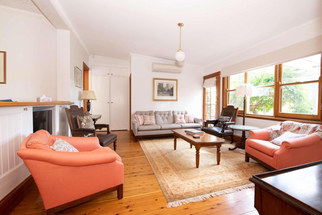 Eumbar on Byng - Heritage Home in CBD Sleeps 8 - B&B