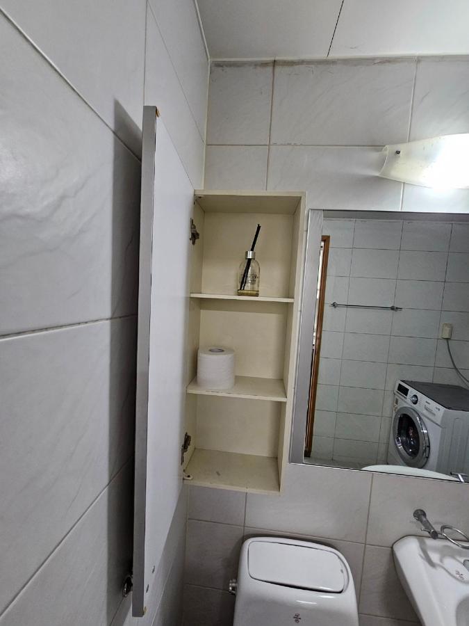 Hongdae Guesthouse5 - 1min from Hongik Uni station Exit #1 - B&B Seoul