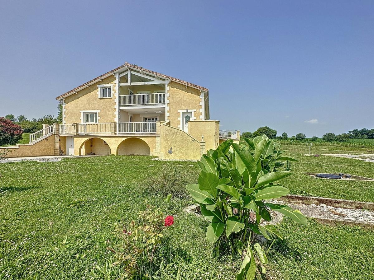 Familles - amis, Netflix -clim - 3 terrasses - BBQ - B&B Horsarrieu