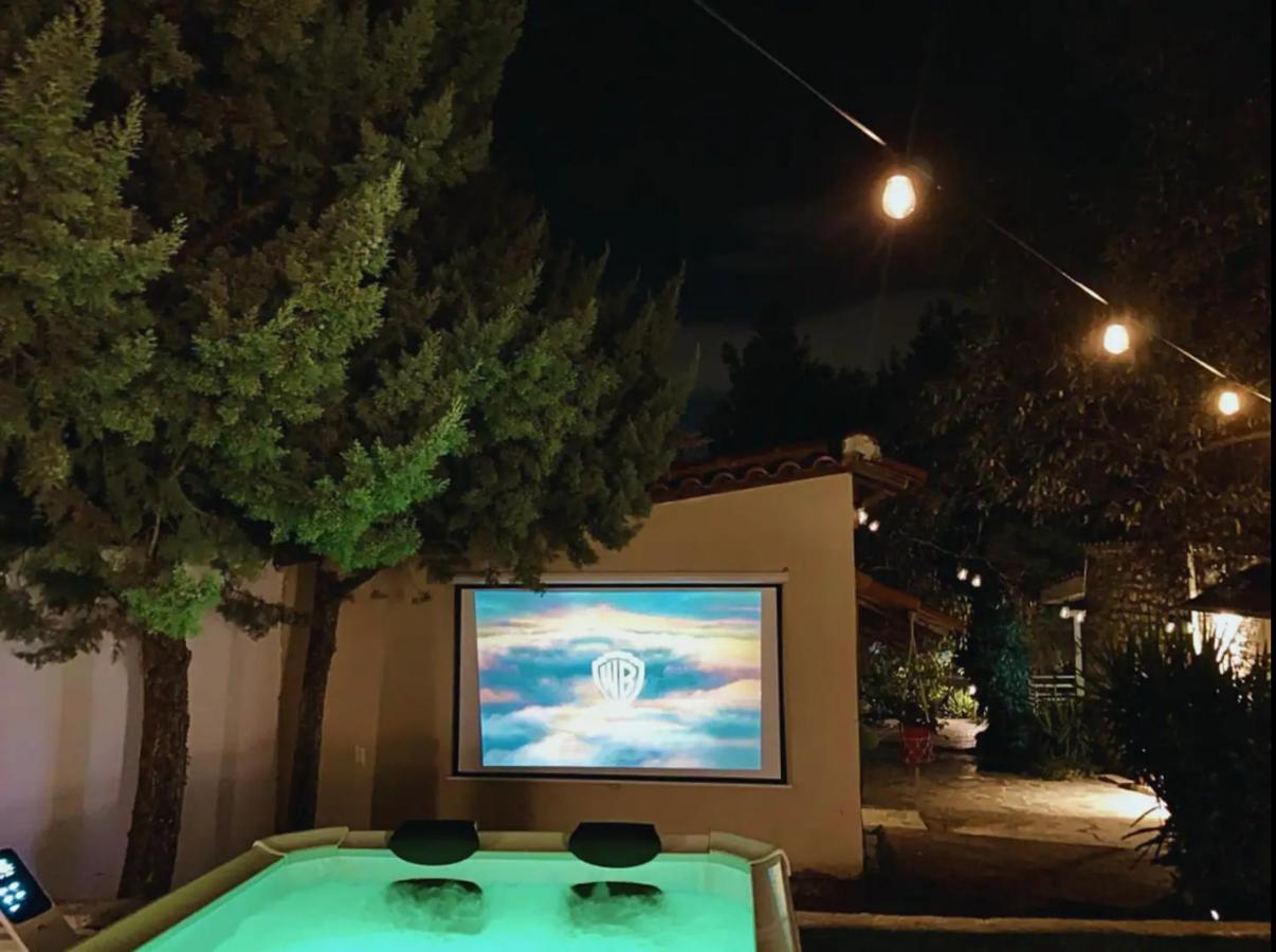 Daydream Nature House Hot Tub & Cinema Experience - Bed and Breakfast Oinói