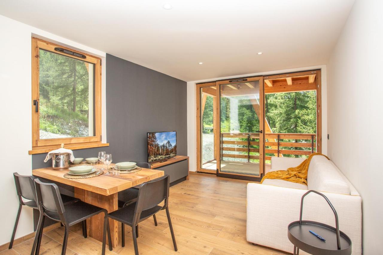Appartamento con 1 Camera da Letto, Balcone e Vista Montagna 