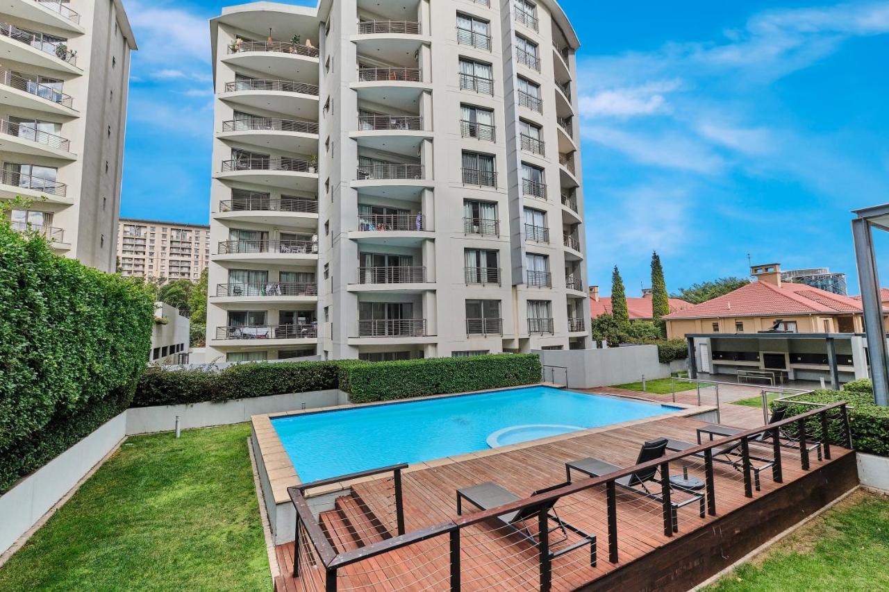 Sandton Central Luxury 2-Bed Apartment with a View - Jade - B&B