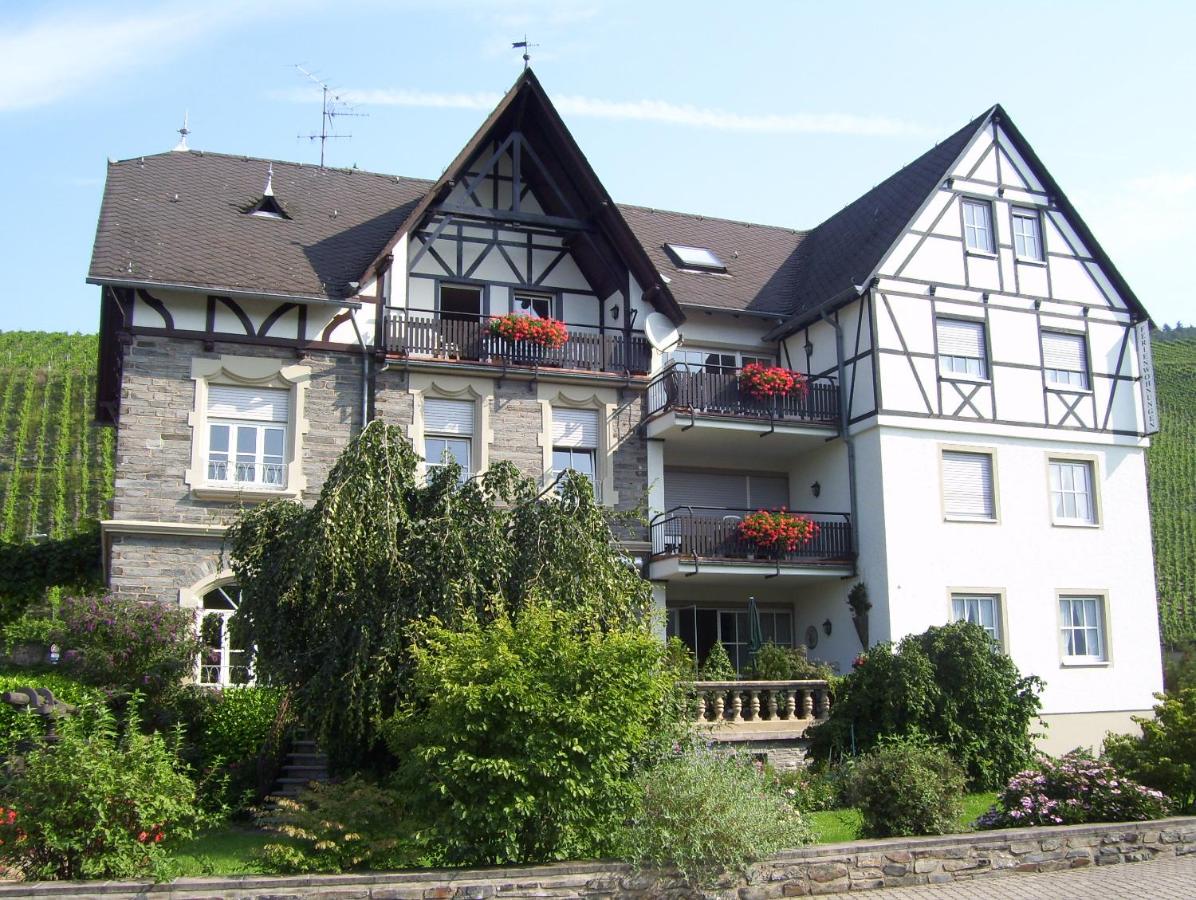Ferienwohnungen Zum Niederberg - Bed and Breakfast