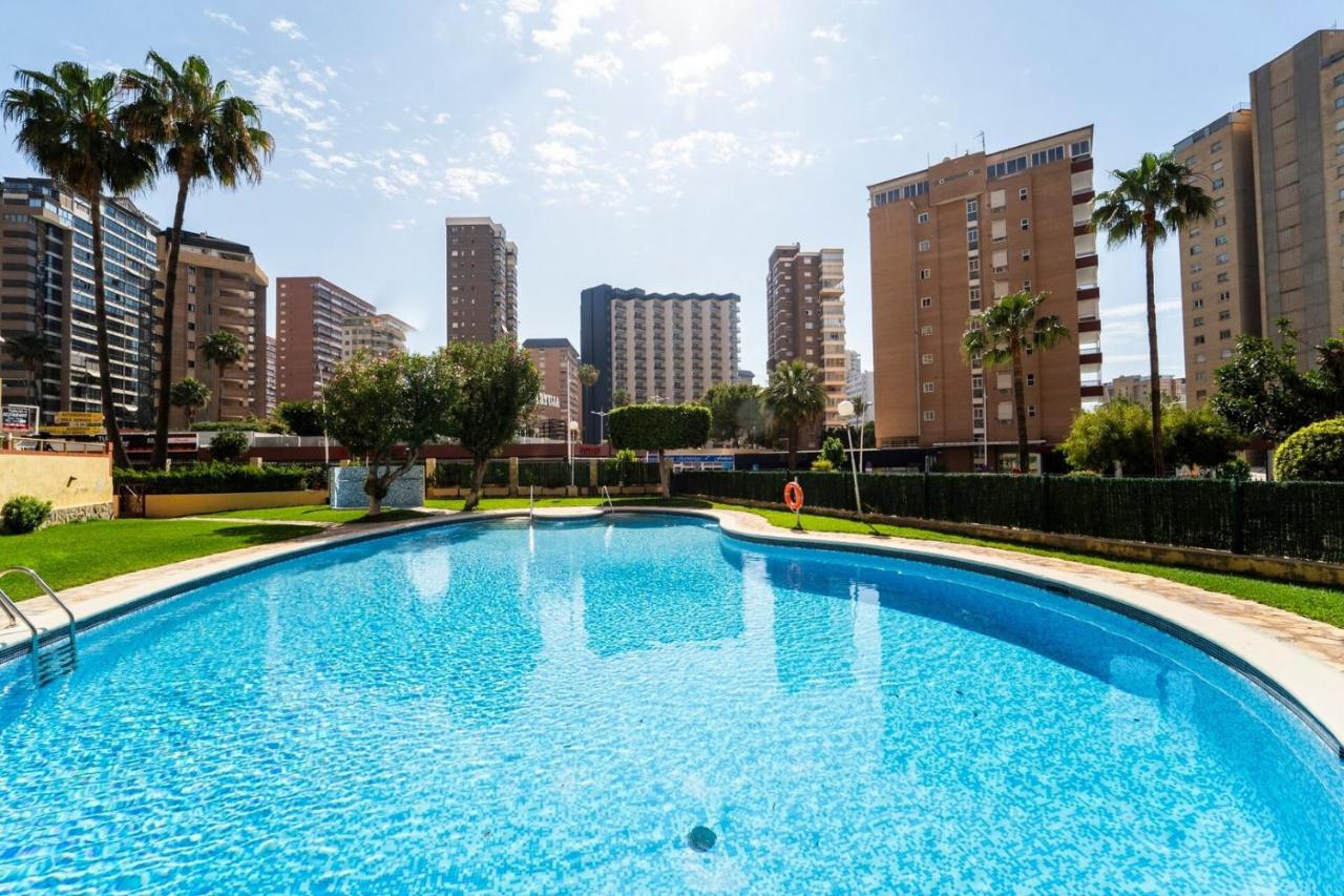 Stylish Seaview Apartment with Pool Access - Ferienwohnung Benidorm