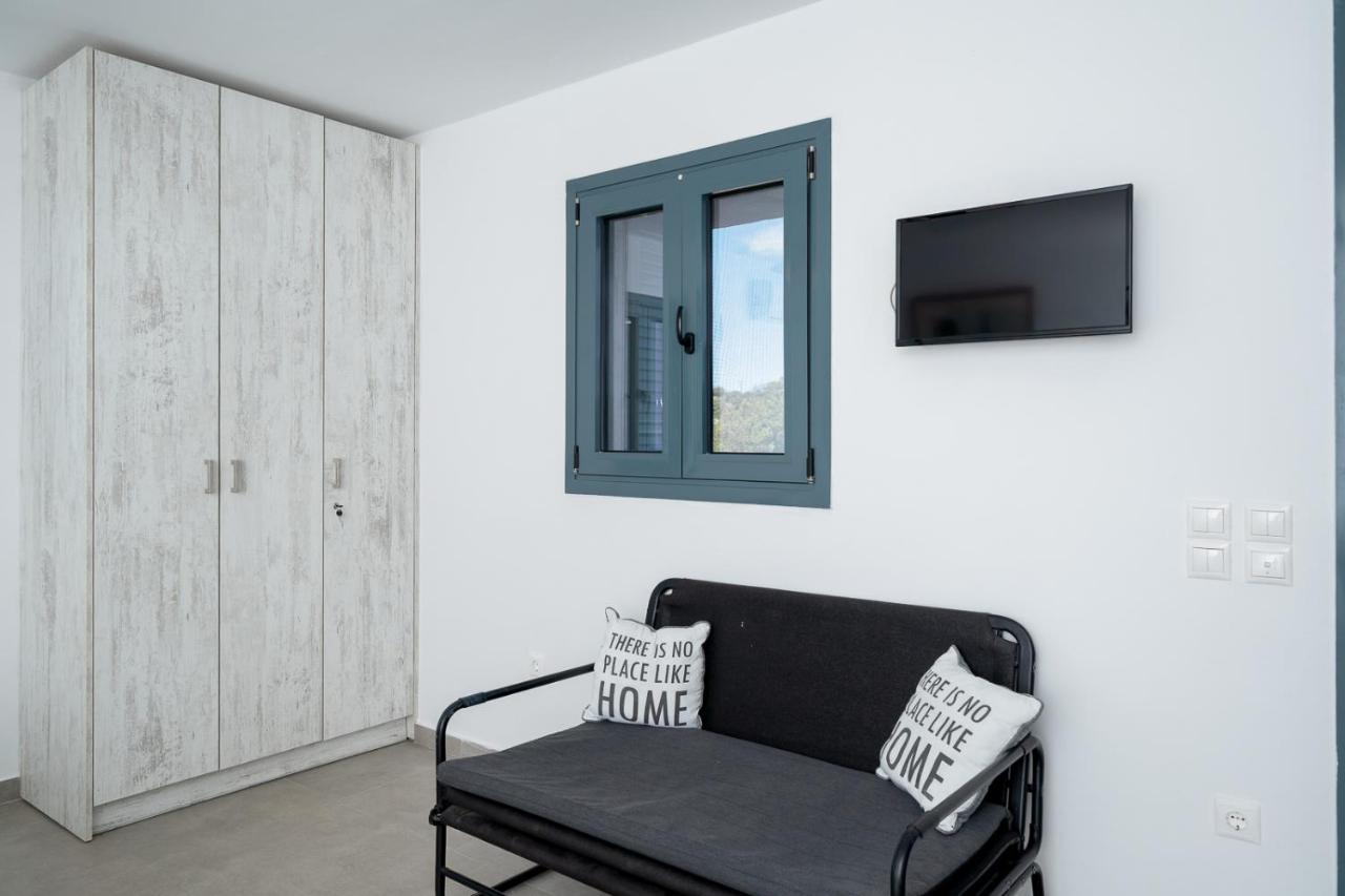 Studio with Mountain View
