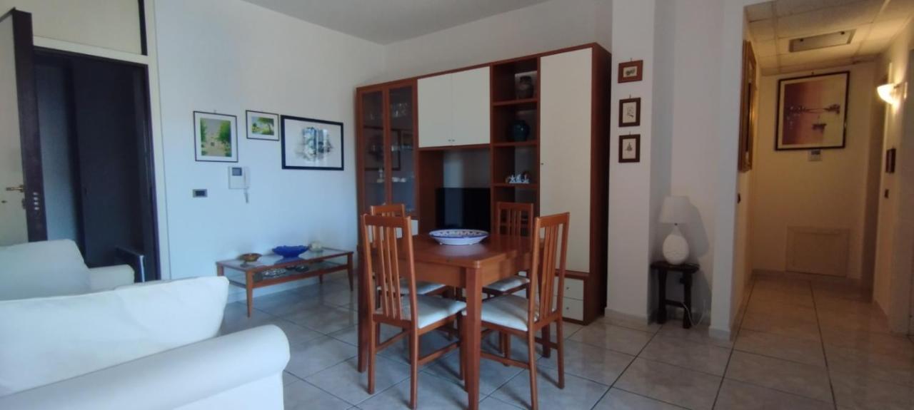 Appartement met 2 Slaapkamers, Balkon en Uitzicht op Zee