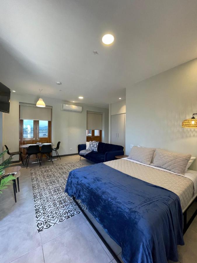 Deluxe Studio met Queensize Bed