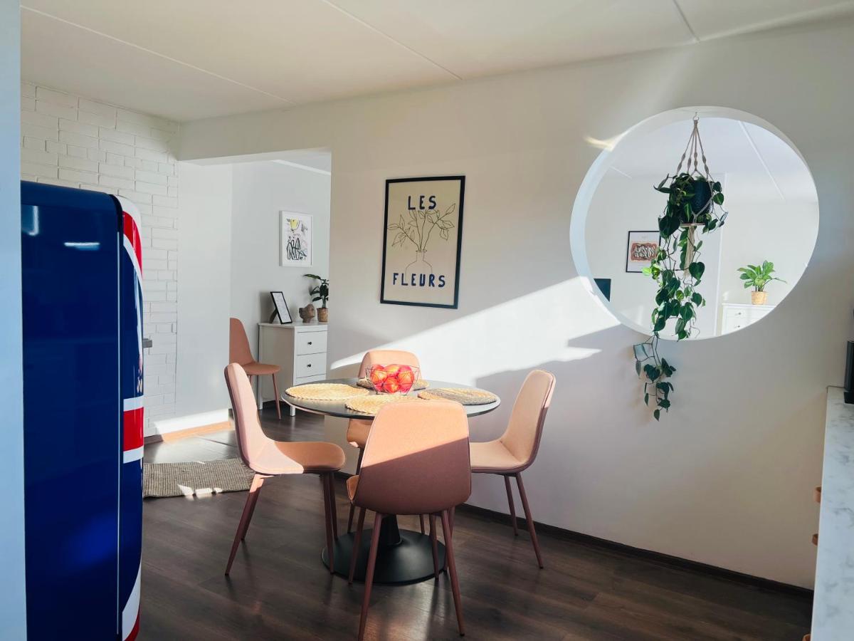 Bright Modern Apartment - Central Kuressaare - B&B Kuressaare
