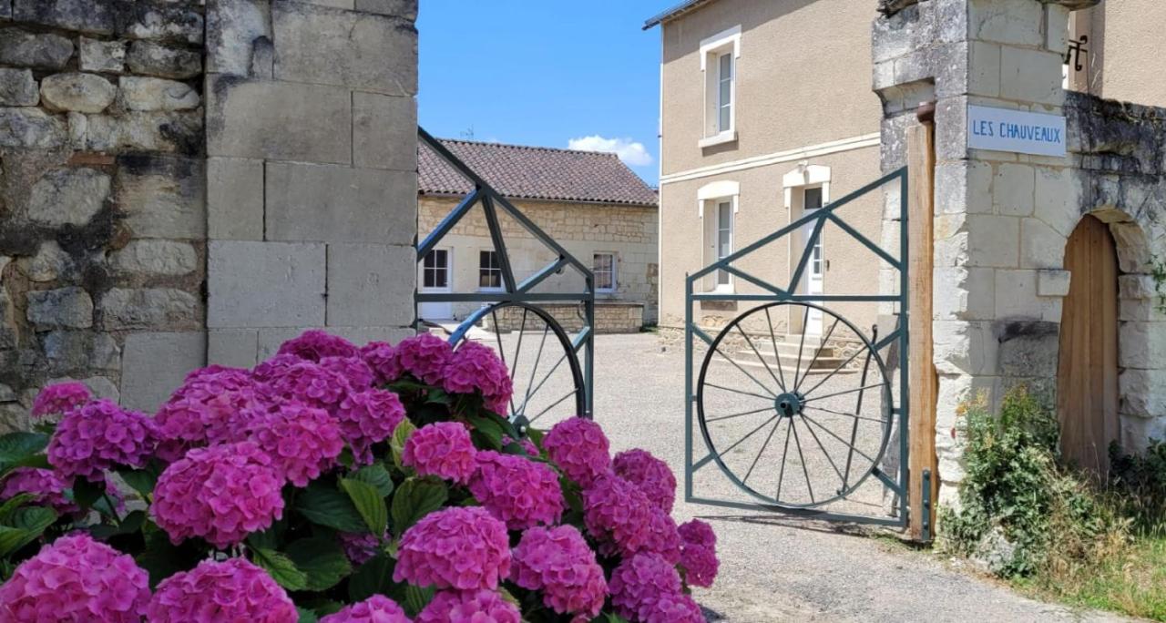 Domaine Les Chauveaux, 3 gites, 26 personnes, 1 salle - Chambres d'hôtes Antran