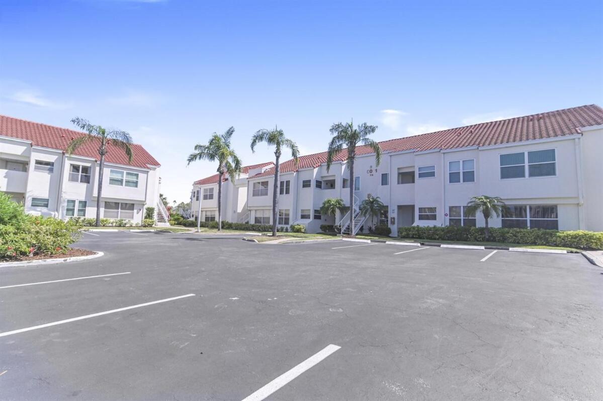 Isla del Sol Condos for Rent - B&B