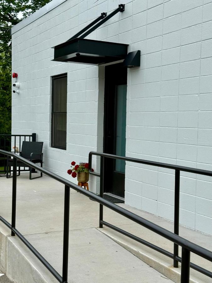 Boho Bliss Downtown Apartment in Historic Pilot Mountain - B&B Pilot Mountain