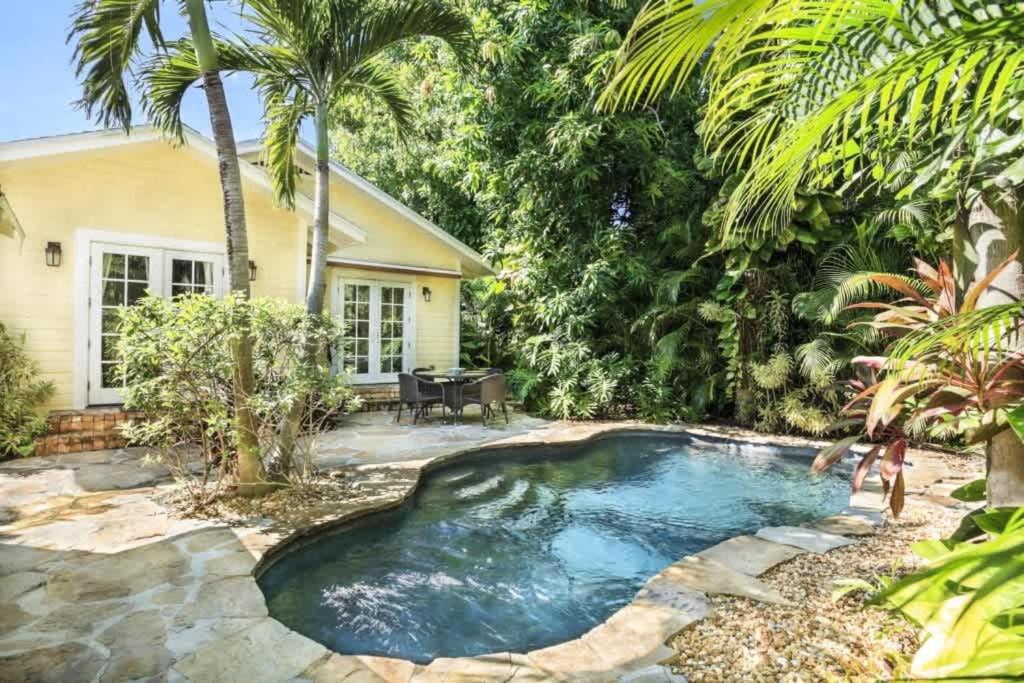 Mango Haus - Savor Tropical Living by a Lush Lagoon Pool - Ferienwohnung West Palm Beach