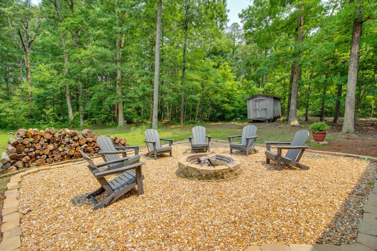 13 Mi to Guntersville Lake: Henagar Gem w/ Hot Tub - Ferienwohnung Pisgah