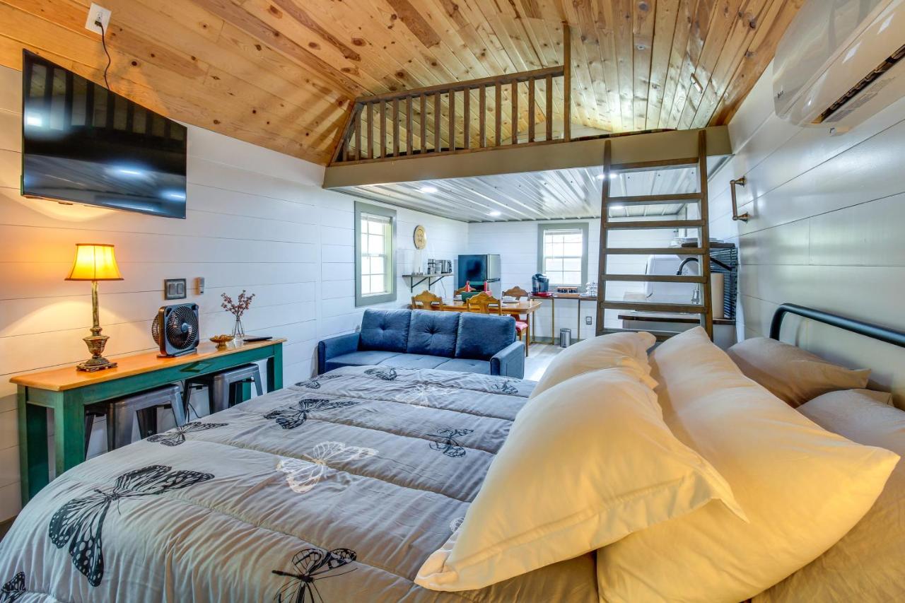 Private Deck & Hot Tub: Gem Near Guntersville Lake - Bed and Breakfast Pisgah