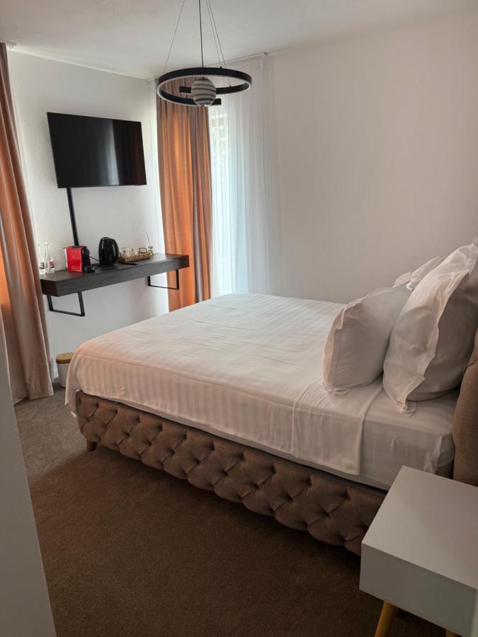 Dreibettzimmer mit eigenem Bad